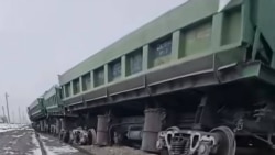 Diňle: Ýollar çökýär, otly ýükleri agdarylýar, hökümet dymýar