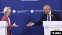 Armenian Prime Minister Nikol Pashinian and EU Commission President Ursula von der Leyen at a joint news conference in Yerevan, July 2, 2026.