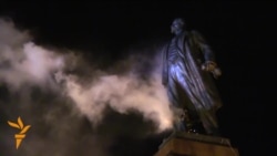 Giant Lenin Toppled In Kharkiv
