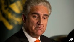 Pakistani Foreign Minister Shah Mehmood Qureshi has urged Washington to help Afghanistan rebuild even if it eventually removes its troops. 