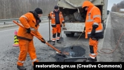 2 березня голова уряду повідомила, що в Україні стартували ремонти автомобільних доріг загального користування