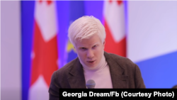 მისი თქმით, „ხელოვნურად შექმნილი პოლარიზაცია“ დებატებით უნდა ჩანაცვლდეს