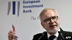 Ýewropanyň Inwestisiýa bankynyň prezidenti Werner Hoýer 