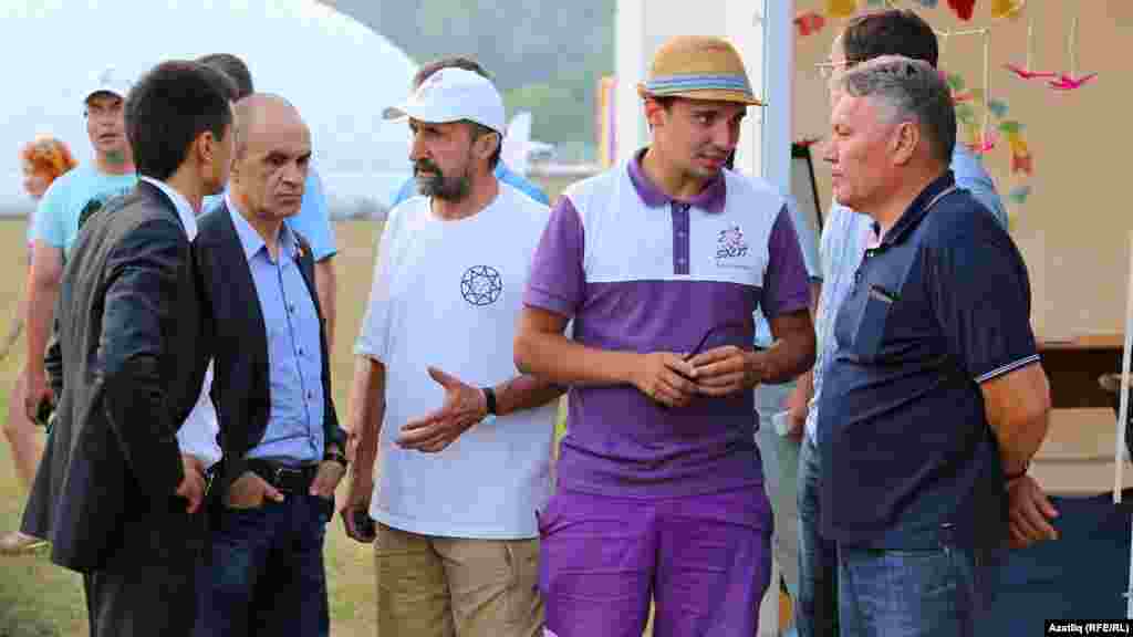 14 август кичендә &quot;Сәләт&quot; форумының рәсми ачылышына республиканың мәгариф һәм яшьләр эшләре министрлары Энгель Фаттахов белән Рафис Борһанов килде