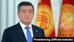 «Після того, як будуть затверджені легітимні керівники органів виконавчої влади, і країна стане на шлях законності, готовий піти з посади президента Киргизстану», – сказав Жеенбеков