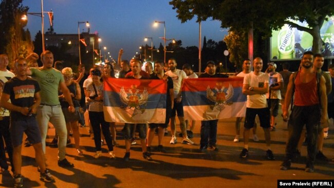 Qytetarë të Malit të Zi, protestojnë pas arrestimit të qytetarit të Malit të Zi, Risto Jovanoviq në Kosovë - (Podgoricë: 30 qershor 2021)