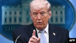 Američki predsjednik Donald Trump govori o sukobu u Iranu u Bijeloj kući, 6. aprila 2026. godine.