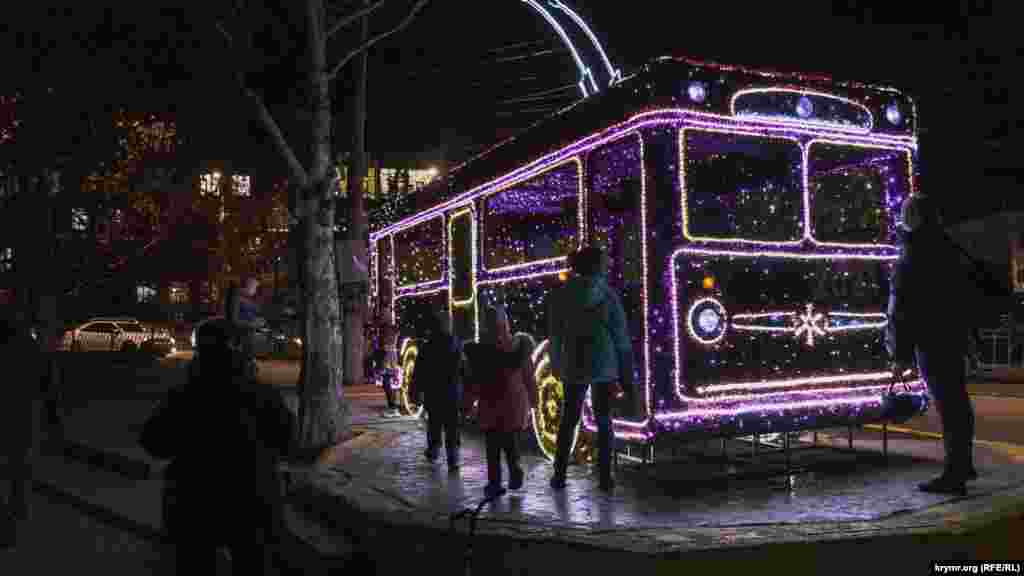 Новорічний тролейбус у Сімферополі