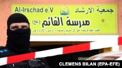 Poliția germană desfășoară percheziții la moschei care au legătură cu grupare Hezbollah