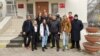 Вера Иноземцева (в белой куртке) с группой поддержки у Ленинского районного суда 