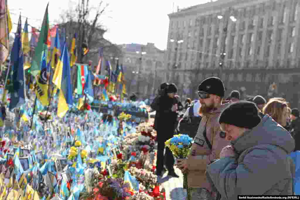 До меморіалу прийшли близькі загиблих військових і побратими&nbsp;