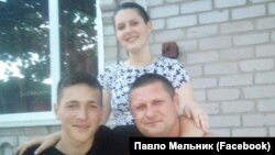 Украинский рыбак Максим Терехов со своей семьей, предположительно задержанный в Азовском море 