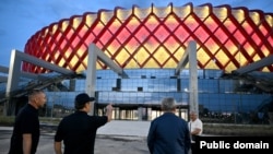 Садыр Жапаров (ортодо) Бишкек Арена жаңы стадионунда. Бишкек. 22-август, 2026-жыл