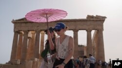 Akropoli tërheq dhjetëra mijëra vizitorë çdo ditë.