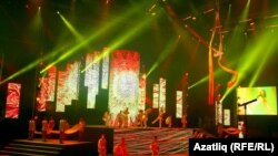 "Уңыш" бәйрәме сәхнәсе югары дәрәҗәдә бизәлгән иде