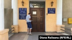 Intrarea în Penitenciarul nr. 13 și Chișinău, unde este deținut Veaceslav Platon