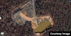 Район, где добывают камер с карьерах - "лунный пейзаж" на спутниковом снимке