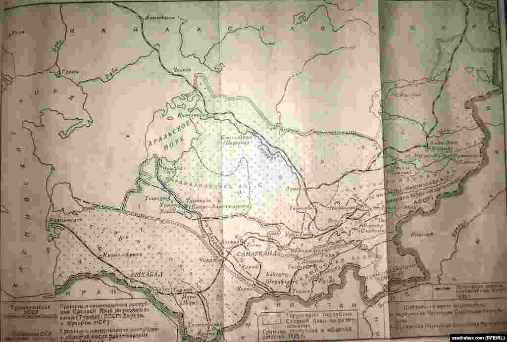 Merkezi Aziýa respublikalarynyň araçäkleriniň kesgitlenmeginden öňki we soňky territoriýalaryň kartasy, 1925 