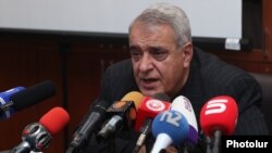 Armenia - Opposition politician Davit Shahnazarian holds a news conference in Yerevan, December 4, 2018.