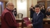 Переможець президентських виборів у Румунії Нікушор Дан (справа) під час засідання Конституційного суду, 22 травня 2025 року