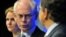 Şefa guvernului danez Helle Thorning-Schmidt, preşedintele Consiliului UE Herman Van Rompuy şi preşedintele Comisiei Europene Jose Manuel Barroso la o conferință de presă, 28.06.2012