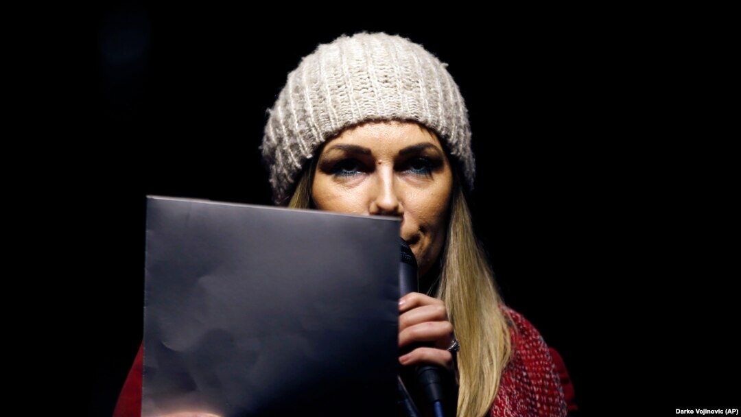 Marija Lukić tokom protesta u Beogradu, mart 2019. 