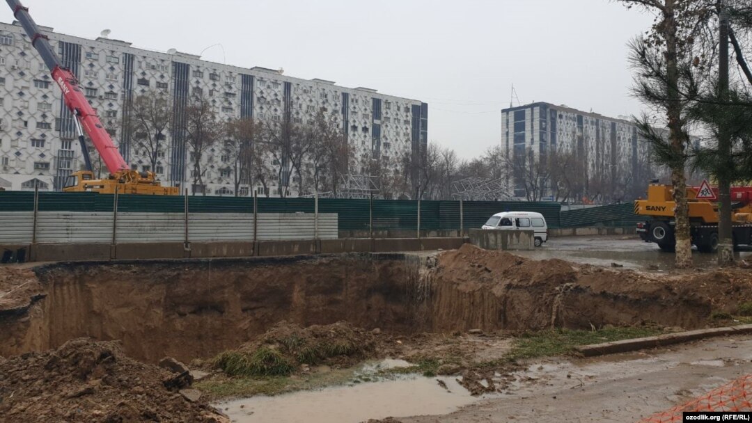 Construction on the new line of the Tashkent metro. 