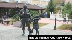 Памятник «вежливым людям» в Симферополе