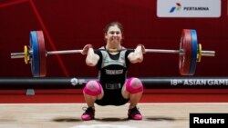 Agyr atletika boýunça 53 kilogram agramda çykyş eden türkmenistanly türgen Kristina Şermetowa kümüş medaly aldy.