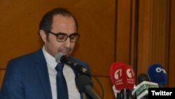 آقای اسیود که شهروند سوئد است مهرماه پارسال در جریان سفری به ترکیه ربوده شد و به ایران انتقال یافت.