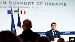 Emmanuel Macron la conferința de criză în sprijinul Ucrainei, de luni, 26 februarie.