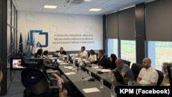 Mbledhja e Komisionit të Pavarur të Mediave që u mbajt më 10 qershor. 