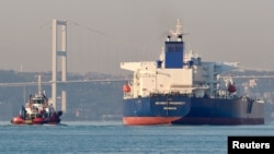 A crude oil tanker owned by Russia's leading shipping company Sovcomflot transits the Bosphorus in Istanbul in 2020.