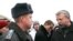 Лидера объединенных демократических сил Александра Милинкевича (справа) президент Белоруссии вниманием обошел
