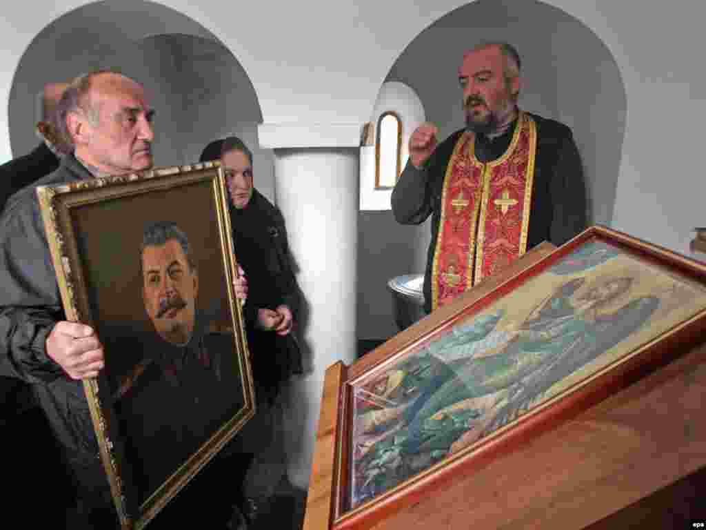 В Гори отмечают годовщину смерти Иосифа Сталина 