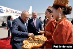 Բիշքեկում դիմավորում են վարչապետ Նիկոլ Փաշինյանին