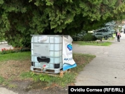 În Târnăveni sunt amplasate în continuae recipiente de mari dimensiuni pentru apă potabilă.