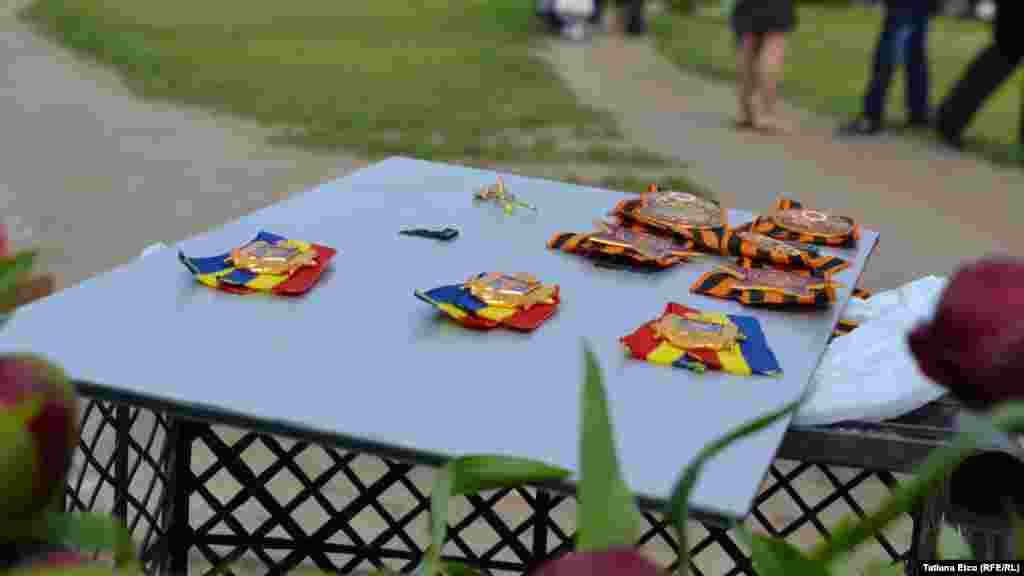 Moldova, Signs and symbols celebrating the Victory Day (may 9) in Chisinau