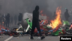 Париж під час протестів, 17 жовтня 2026 року