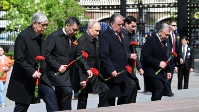 Порно, топтық секс, минет Латиналар жалаңаш