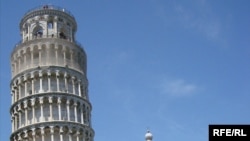 Krivi toranj, Piza