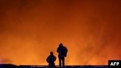 Zjarrfikësit në Francë po përballen që disa ditë me zjarre masive. 