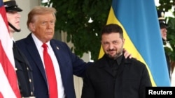Presidenti amerikan, Donald Trump, dhe presidenti ukrainas, Volodymyr Zelensky, në Shtëpinë e Bardhë më 18 gusht 2025.