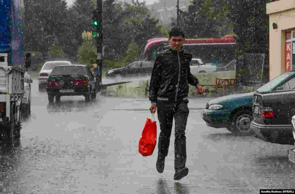 Azerbaijan, Baku rain