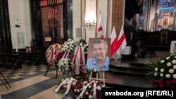 Перад пачаткам цырымоніі разьвітаньня з Аляксандрам Мілінкевічам у Варшаве, 22 жніўня 2026 году