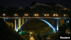 Երևանի Կիևյան կամուրջը երեկոյան
