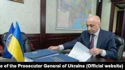 27 липня Гюндуз Мамедов підтвердив, що написав заяву про відставку з посади заступника генерального прокурора України