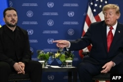 Зустріч президентів США та України на полях Генасамблеї ООН в Нью-Йорку. 22 вересня 2026 року. Через пару тижнів після цього президент США Дональд Трамп скаже, що Україні треба «поміняти лідера»