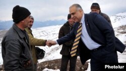 Armenia - Opposition presidential candidate Raffi Hovannisian campaigns in Syunik province, 7Feb2013.