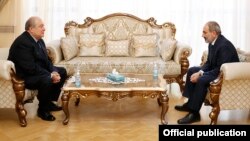 President Armen Sarkisian (left) meets with Prime Minister Nikol Pashinian in November 2020.
